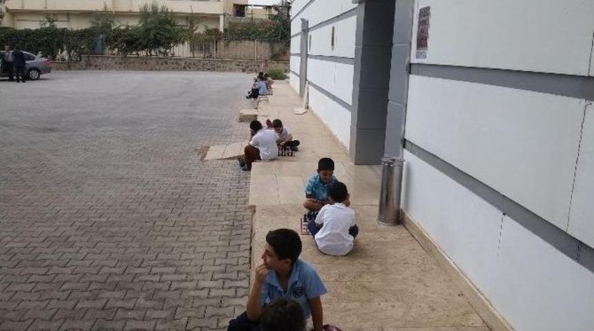 Kilis&rsquo;te, Sokakta Satran&ccedil; Turnuvası