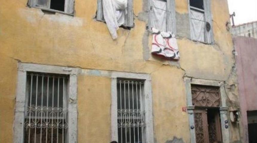 Ruined Slums Turn Into Dormitories For Migrants In İzmir