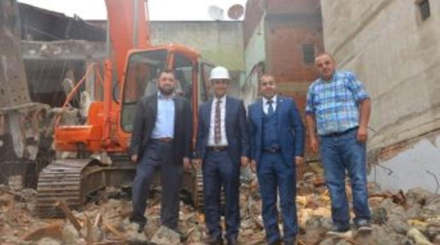 Yıkımı Yağmur Da Durduramadı