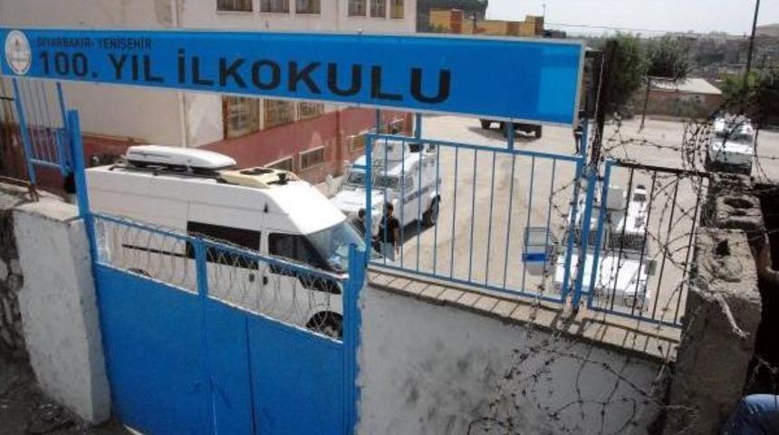 Diyarbakır'da Okula Konulan Bomba Imha Edildi