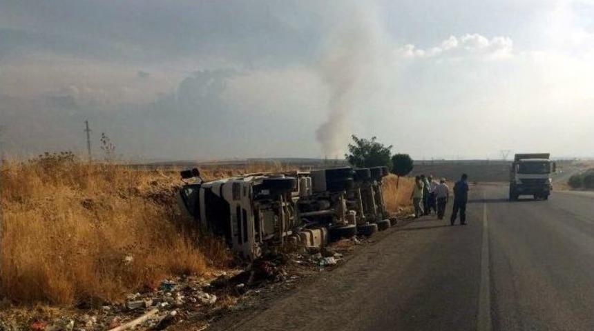 Adıyaman&rsquo;da Kamyon Devrildi: 1 Yaralı