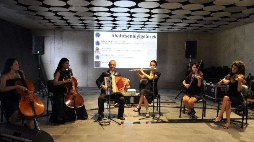 Hali&ccedil;&rsquo;te Rengarenk Oryantasyon