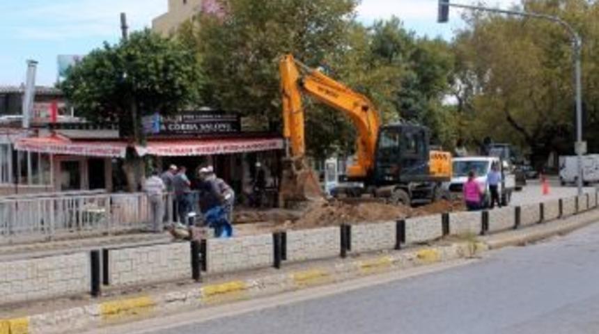 Edremit İstasyon Caddesi Yenileniyor