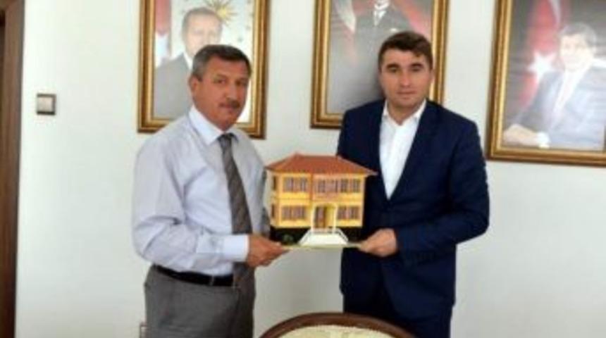 Kula Belediye Başkanı H&uuml;seyin Tosun&rsquo;dan Vali Yılmaz&rsquo;a Nezaket Ziyareti