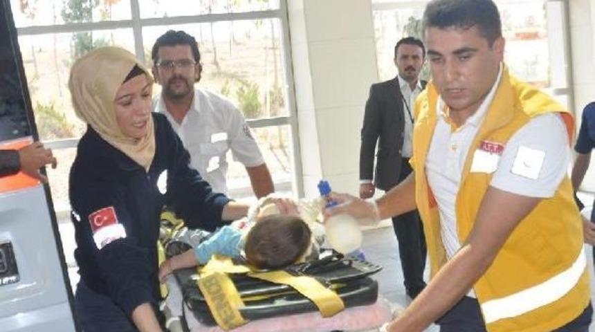 1.5 Yaşındaki &Ccedil;ocuk, 2'nci Kattan D&uuml;ş&uuml;p Yaralandı