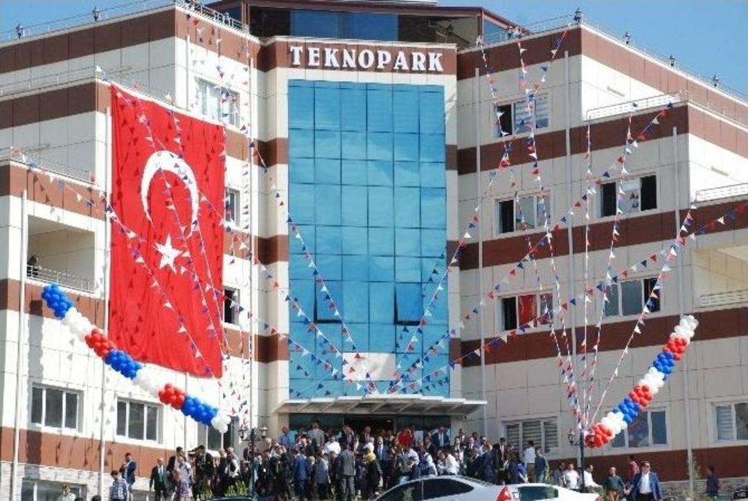 Işık: &ldquo;t&uuml;rkiye 90&rsquo;lı Yıllarda Enerji Ve G&uuml;&ccedil; Kaybetti&rdquo;