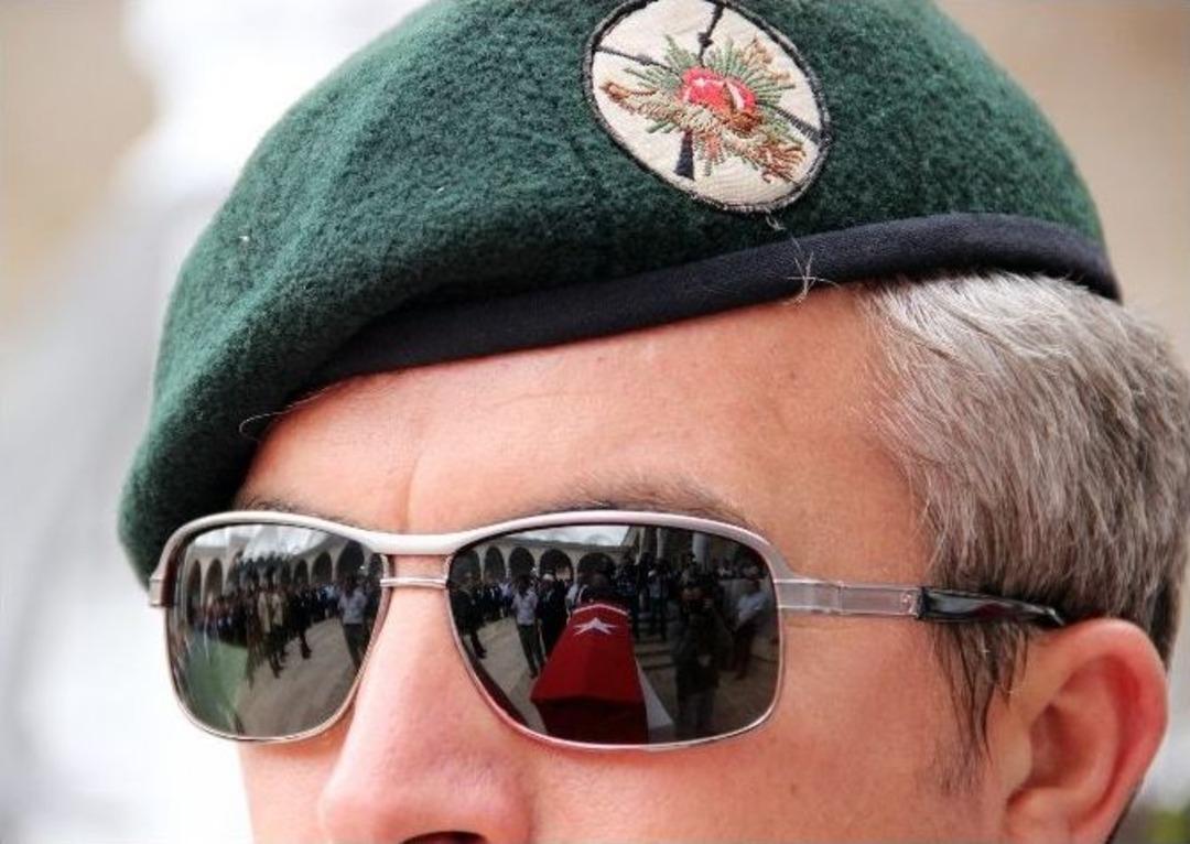 Manisalı Şehit Mesai Arkadaşlarının Omuzunda