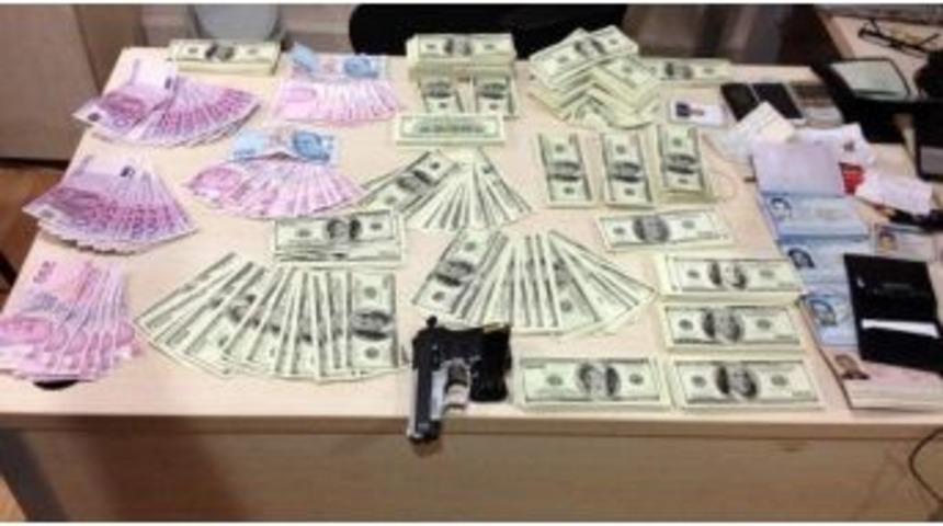 L&uuml;ks Otomobilde Sahte Para