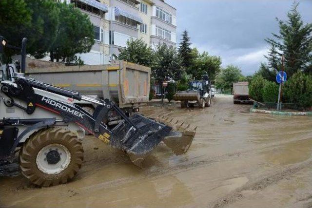 Küçükkumla'da Sel Evlere Fırtına Sandal Yatlara Zarar Verdi (2)