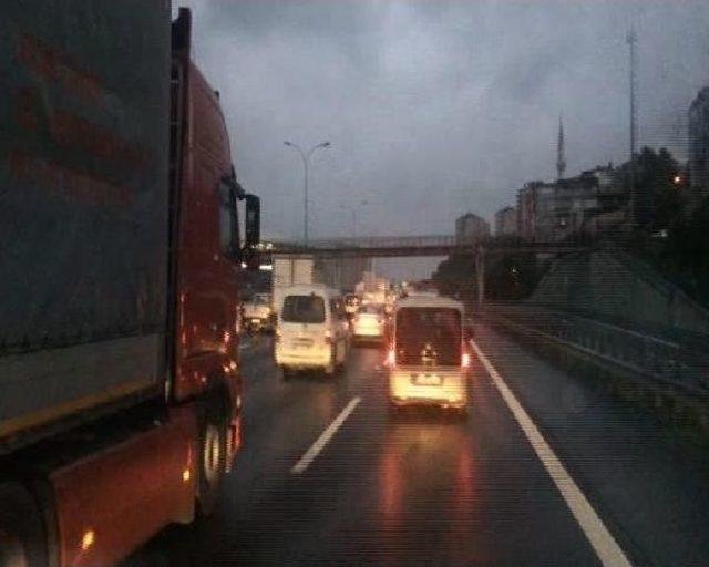 Tem'de Yasak Delindi, Trafik Durdu...