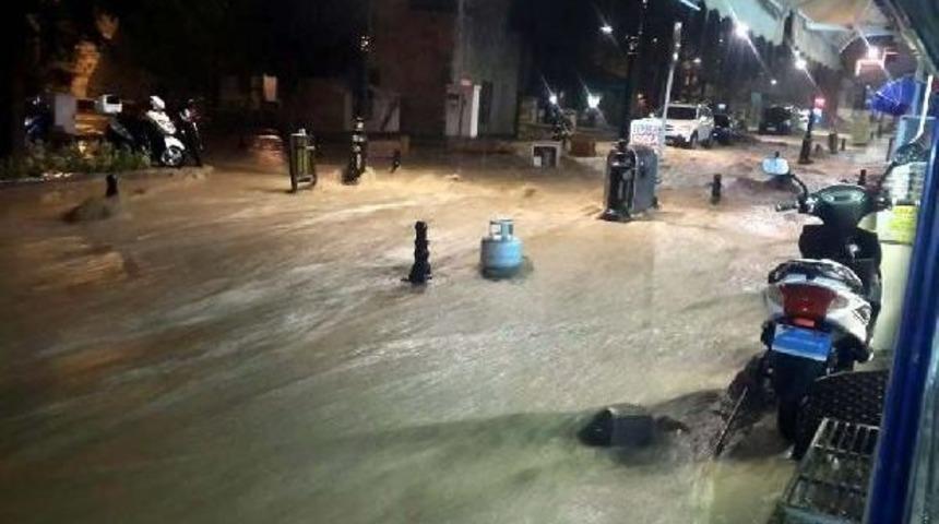 Tokat'ta Sağanak Yağış Sele Neden Oldu