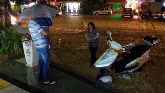 Tokat'ta Sağanak Yağış Sele Neden Oldu