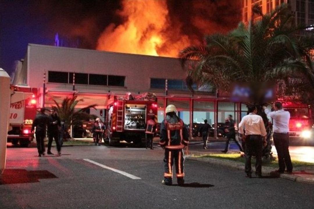 İstanbul&rsquo;da Korkutan Yangın