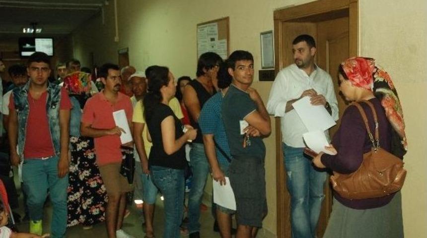 Manavgat N&uuml;fus M&uuml;d&uuml;rl&uuml;ğ&uuml;&rsquo;nde Yakacak Yardımı Yoğunluğu