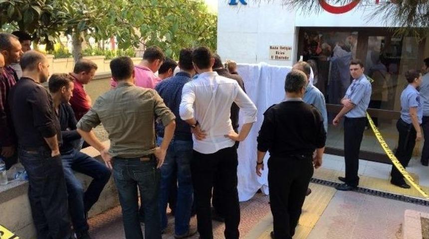 Hastane Bah&ccedil;esinde Kalp Krizi Ge&ccedil;iren Yaşlı Adam Kurtarılamadı