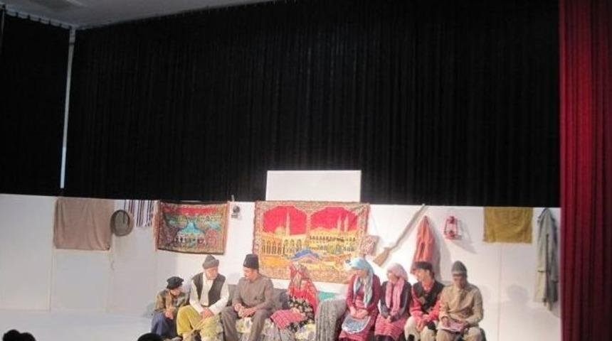 Tiyatro Y&ouml;netmeni Bakar, &rdquo;ersizlerdere Sinema &Ccedil;alışmalarız S&uuml;r&uuml;yor&rdquo;