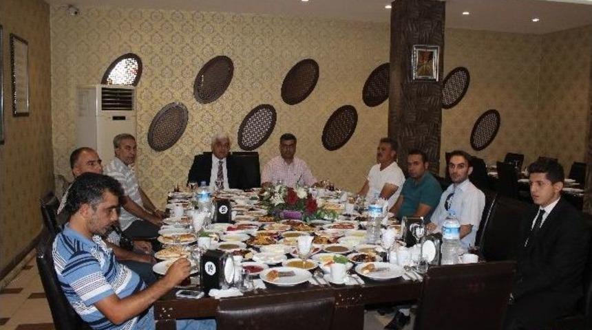 Ak Parti Milletvekili Adayı D&uuml;lger, Basın Mensuplarıyla Bir Araya Geldi