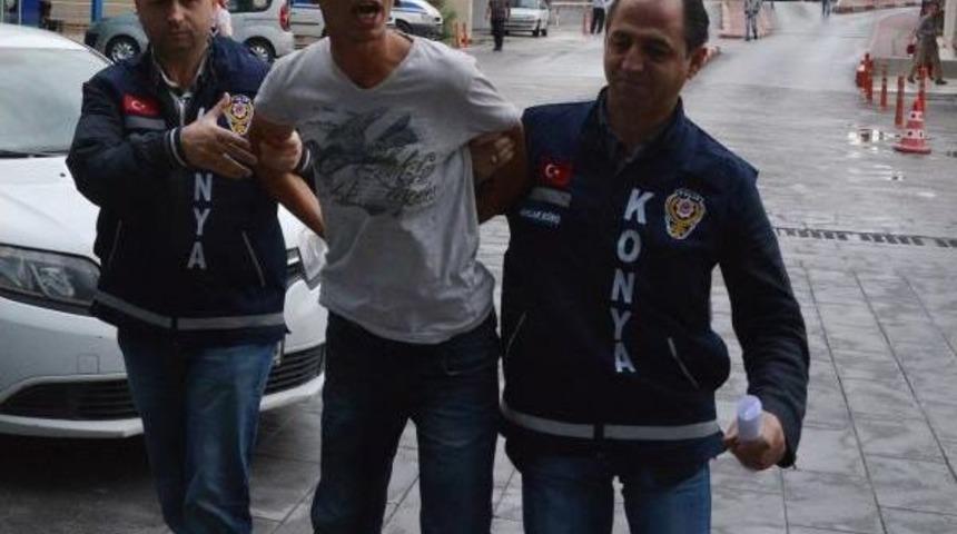 4'&uuml;nc&uuml; Kez Fuhuş Kartvizitlerini Sokağa Atarken Yakalandı: Onları &Ccedil;&ouml;pte Buldum