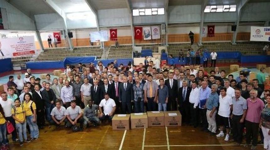 Amat&ouml;r Spor Kul&uuml;plerine B&uuml;y&uuml;kşehir Desteği