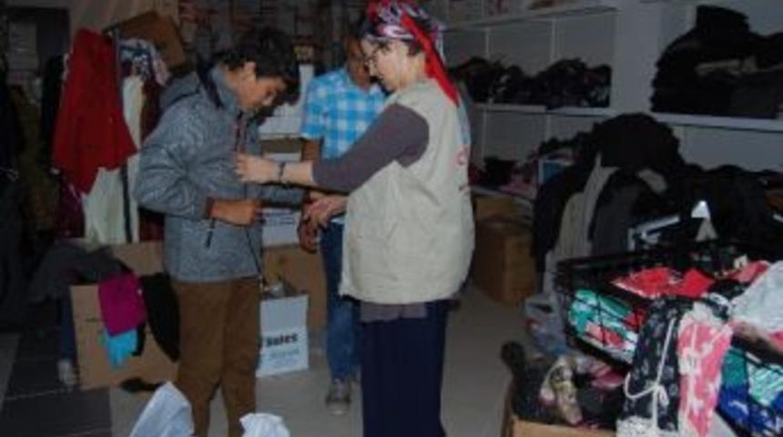 Cansuyu Afyonkarahisar’da 300 Aileye Kurban Bayramı Yardımında Bulundu