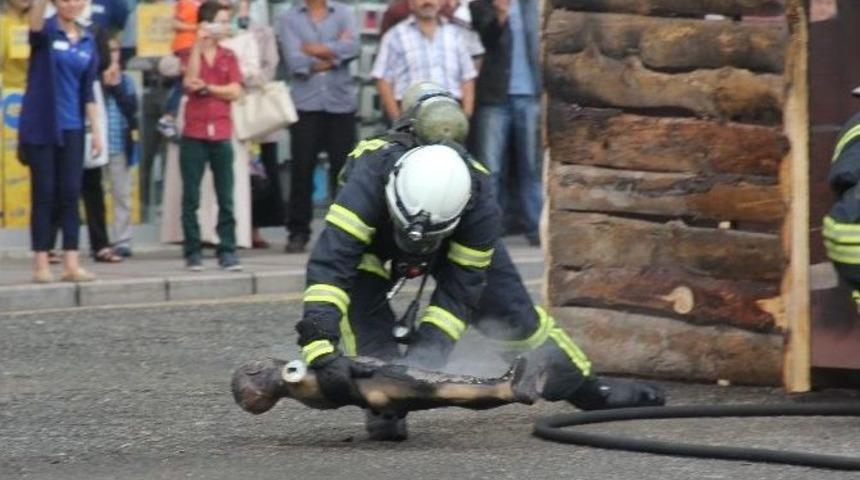 Tatbikatta Kurtarılması Beklenen Cansız Manken Yandı