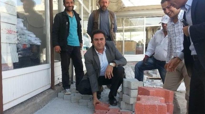 Gevaş&rsquo;ta Parke Taşı D&ouml;şeme &Ccedil;alışması