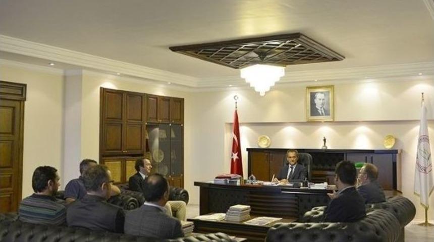 Rekt&ouml;r &Ouml;zer&rsquo;den, Heyelan B&ouml;lgesinde G&ouml;rev Alan Akademisyenlere Teşekk&uuml;r