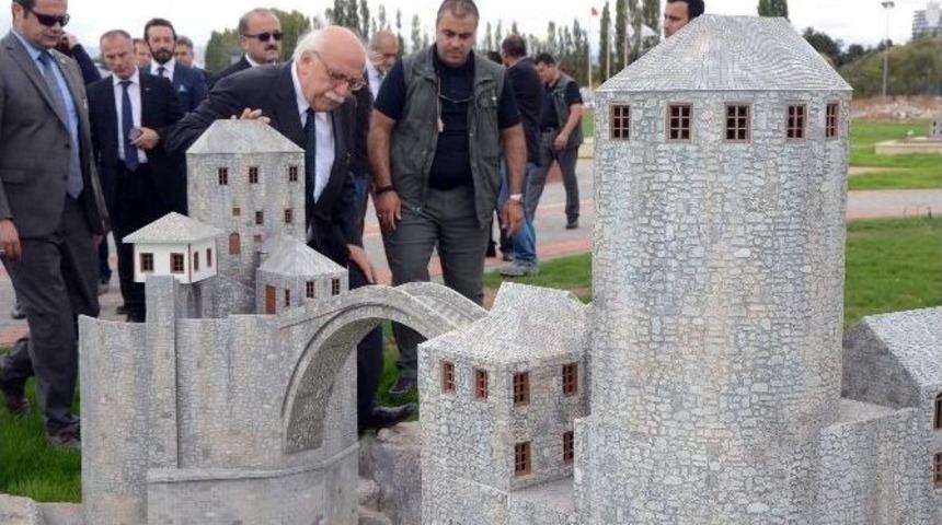 Minyat&uuml;r Parkını Gezen Milli Eğitim Bakanı Nabi Avcı: