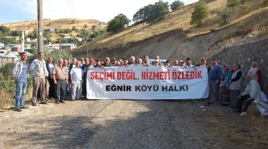 Chp&rsquo;li &Uuml;yelerden, Pankartlı Protesto
