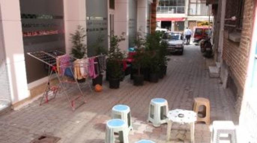 Edremitli Kaldırım Ve Sokak İşgallerinden Dertli