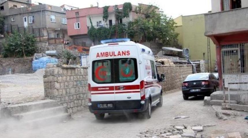 Şırnak'ta Hendek Kapatma Operasyonunda Olaylar &Ccedil;ıktı: 9 Kişi Yaralandı