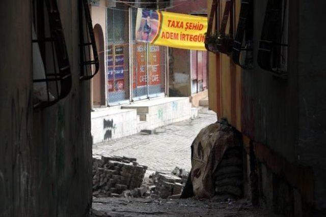 Şırnak'ta Hendek Kapatma Operasyonunda Olaylar Çıktı: 9 Kişi Yaralandı