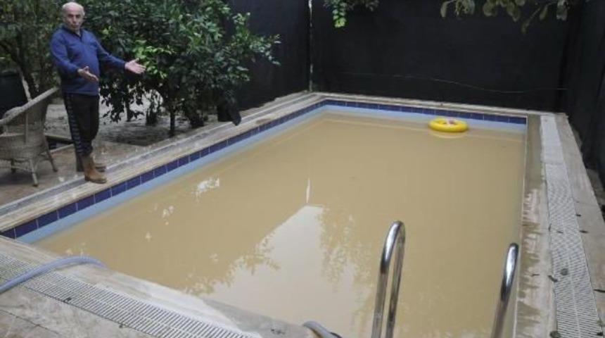 Sapanca'da Sel Suları &Ccedil;ekildik&ccedil;e Zararın B&uuml;y&uuml;kl&uuml;ğ&uuml; Ortaya &Ccedil;ıkmaya Başladı