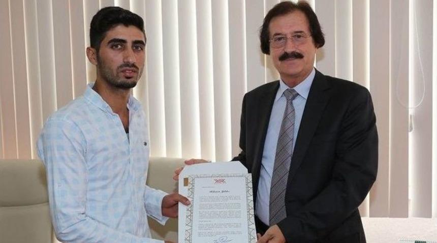 C&uuml;&rsquo;de Fak&uuml;ltelere Birincilik Yerleşen &Ouml;ğrencilere Teşekk&uuml;r Belgesi