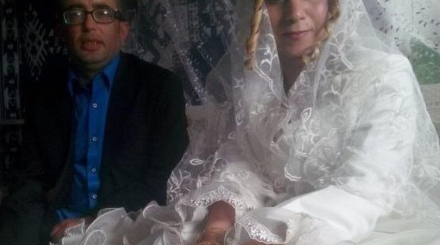 Suriyeli Gelin D&uuml;ğ&uuml;n Sabahı Altınları Alıp Ka&ccedil;tı