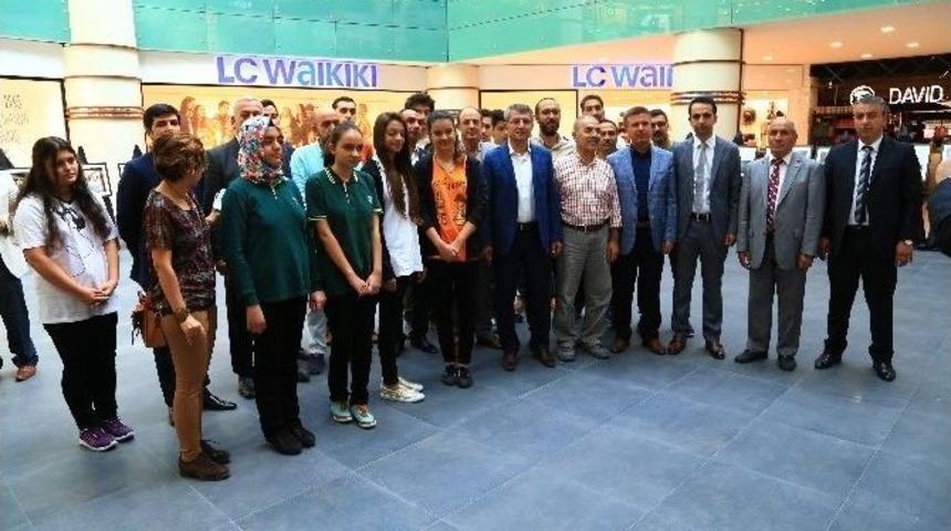 Fotoğraf Sokakta Sergisi A&ccedil;ıldı