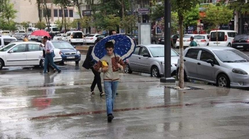 Sıcakların Etkili Olduğu Gaziantep&rsquo;te 45 G&uuml;n Sonra İlk Yağmur Yağdı