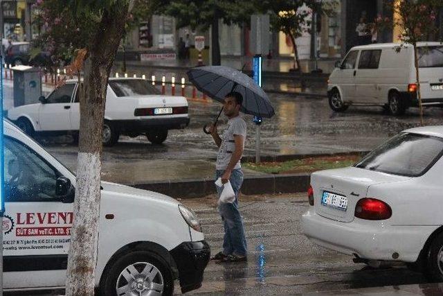 Sıcakların Etkili Olduğu Gaziantep’te 45 Gün Sonra İlk Yağmur Yağdı