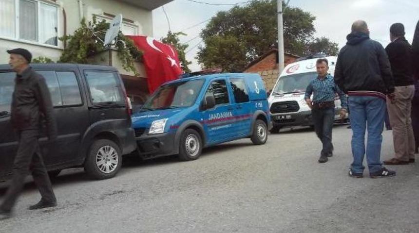 Tavşanlı Şehidine Ağlıyor (2)