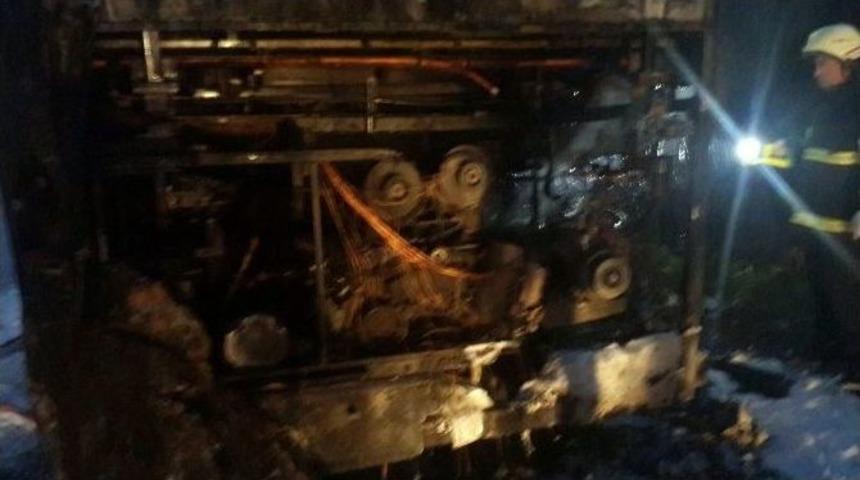 Tem&rsquo;de Otob&uuml;s Yangını