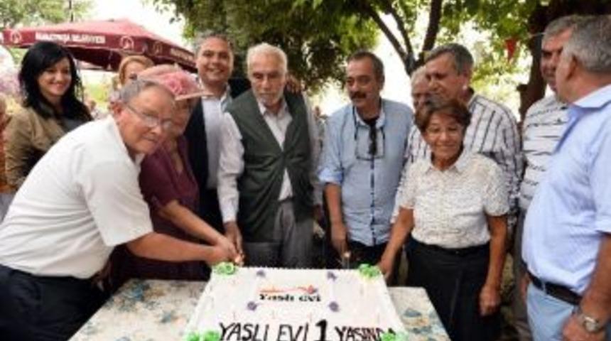 Falez Yaşlıevi&rsquo;nde Birinci Yıl Kutlaması