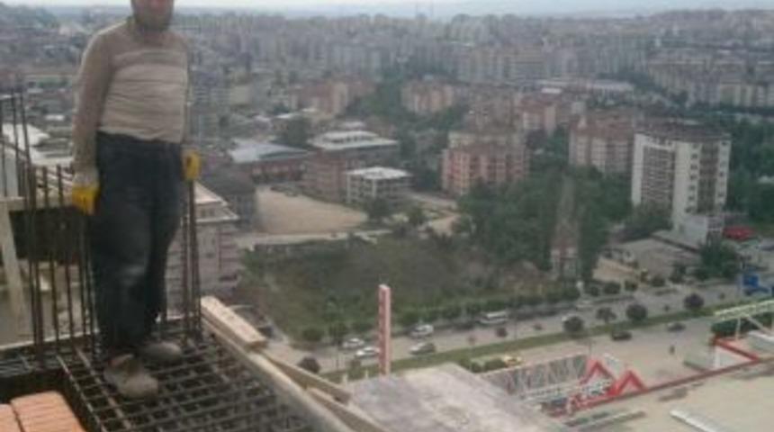 Bursa&rsquo;da Cami İnşaatından D&uuml;şen İş&ccedil;i Hayatını Kaybetti