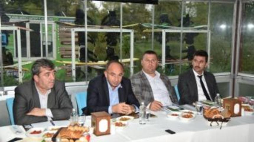 Başkan &Uuml;z&uuml;lmez, Kartepeli Muhtarlarla Buluştu