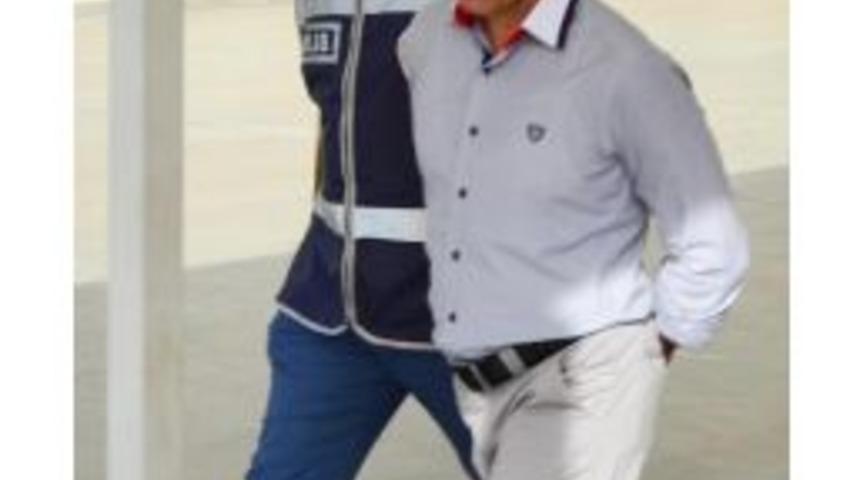 Zabıt Katibi, Hakimin Kararını Değiştirmekten Tutuklandı