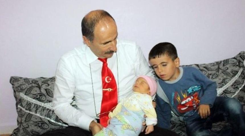 (&ouml;zel Haber) Ter&ouml;r&uuml;n 45 G&uuml;nl&uuml;k Bebeğini Katlettiği Vatandaş, 19&rsquo;uncu &Ccedil;ocuğuna Şehitlerin İsimlerini Verdi