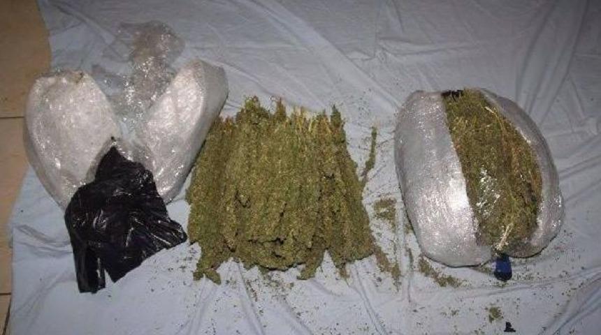 Elazığ'da Yolcu Treninin Tuvaletinde 20 Kilo Esrar Bulundu