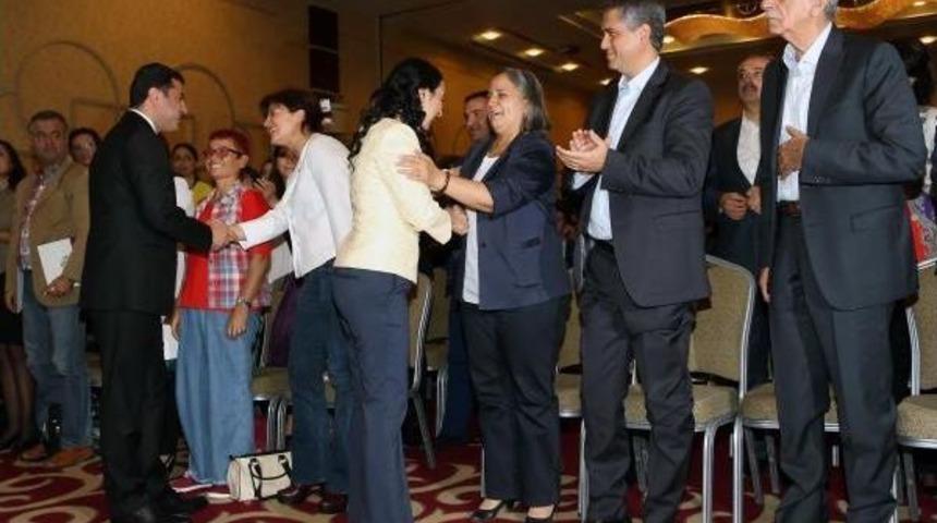 Hdp Eş Başkanları, Se&ccedil;im Bildirgelerini A&ccedil;ıkladı