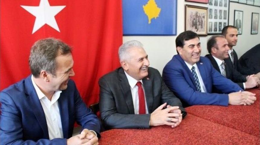 Binali Yıldırım&rsquo;dan Bayrak &Ccedil;ıkışı