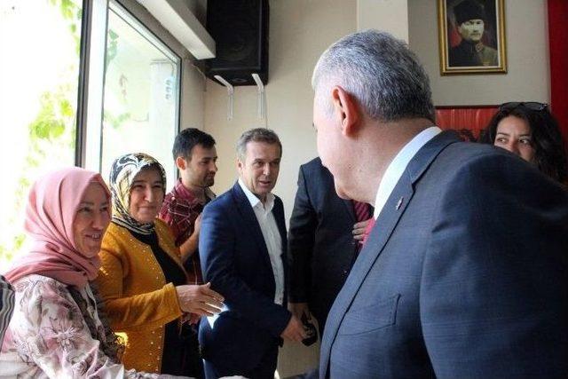 Binali Yıldırım&rsquo;dan Bayrak &Ccedil;ıkışı 1