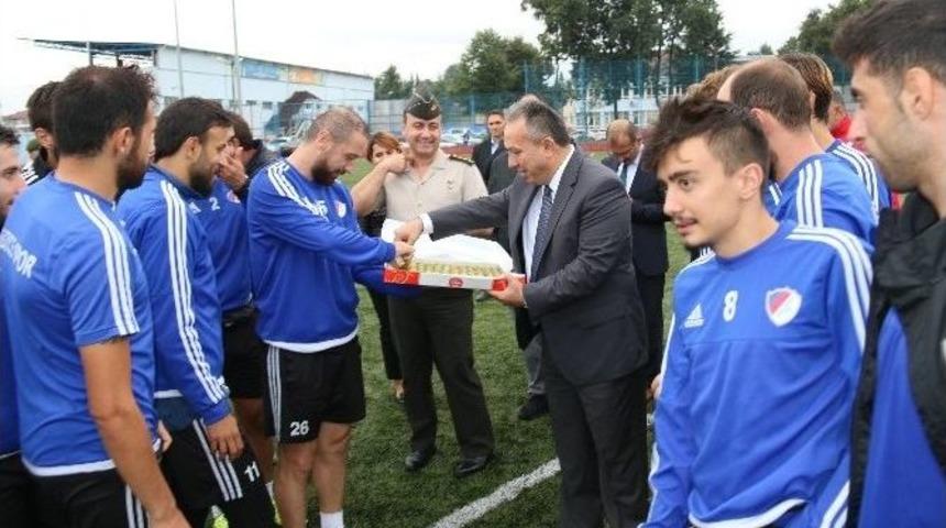 Vali Fidan, D&uuml;zcespor Antrenmanında